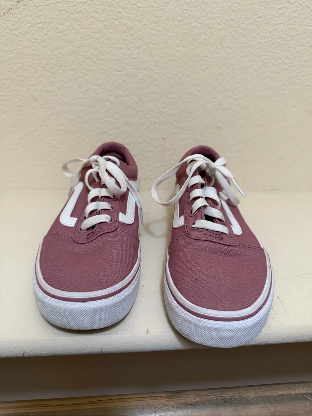Vans Old Skool Low-Top Sneakers in Mauve with White Stripe